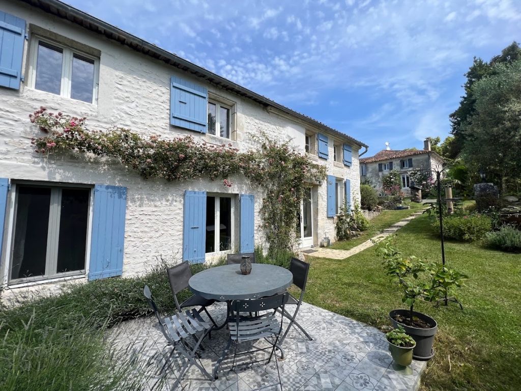 house 9 rooms for sale on DOMPIERRE SUR CHARENTE (17610)